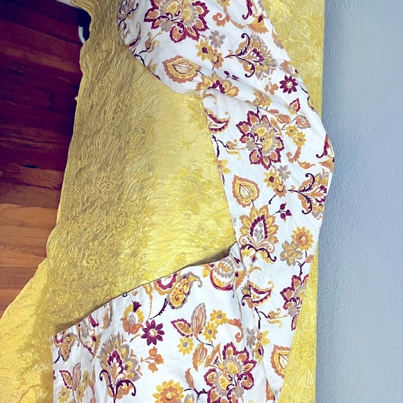 64” x 15”~table runner. Burnt Orange, brick red, yellow floral Great Condition! - Picture 13 of 16
